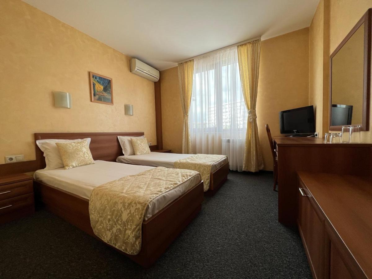 Family Hotel 007 Sofia Exterior photo